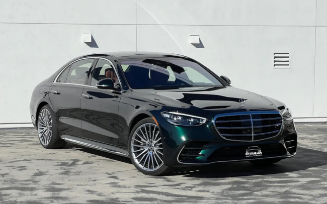 Picture of the luxury Mercedes-Benz S500 2023
